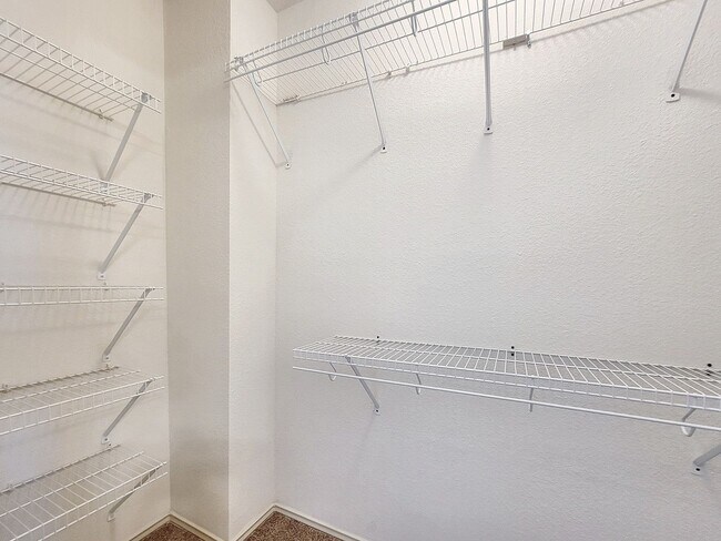 Building Photo - Inviting 3BR/2.5BA with Spacious Bedrooms & Great Outdoor Space