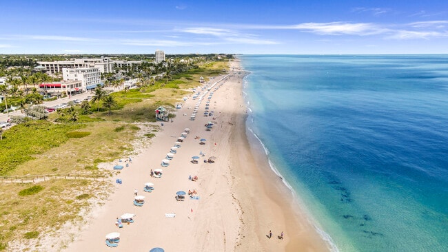 Building Photo - 100 Venetian Dr