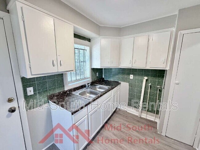 Building Photo - 566 Burlington Cir