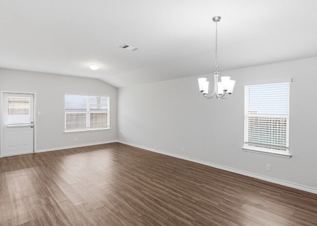 Building Photo - Spacious 4 Bedroom Home with Covered Patio in Red River Ranch