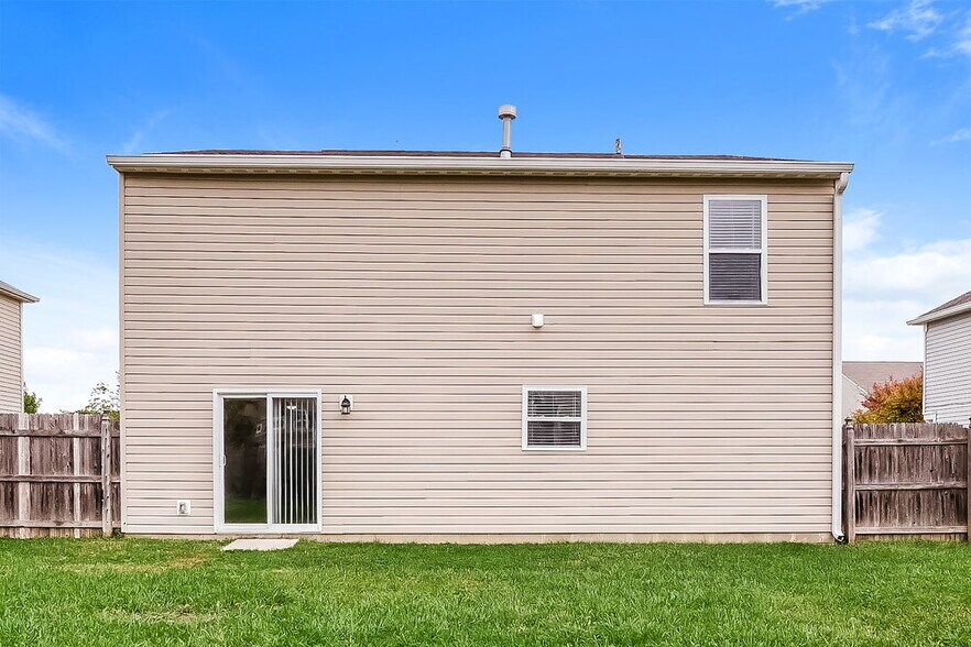 Building Photo - 8024 Gathering Ln