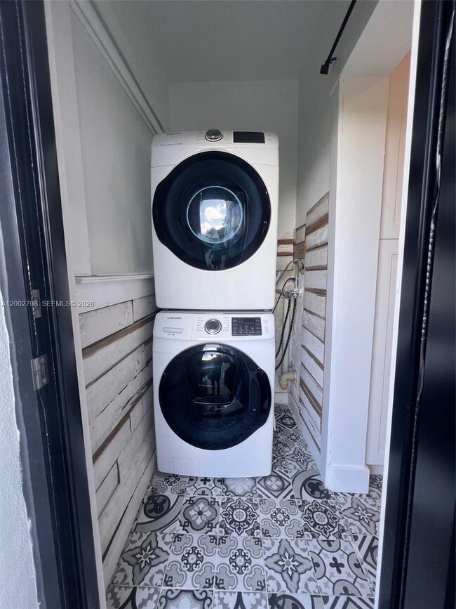 Building Photo - 2272 SW 11th Terrace