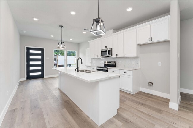 Building Photo - 5420 Lynnfield St