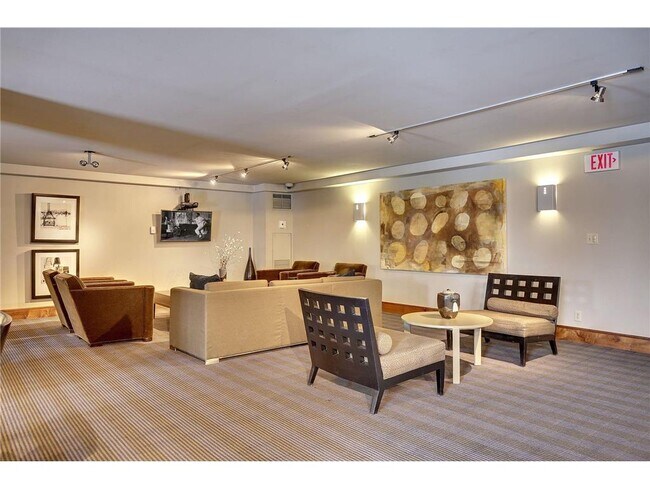 Building Photo - 401 S 1st St