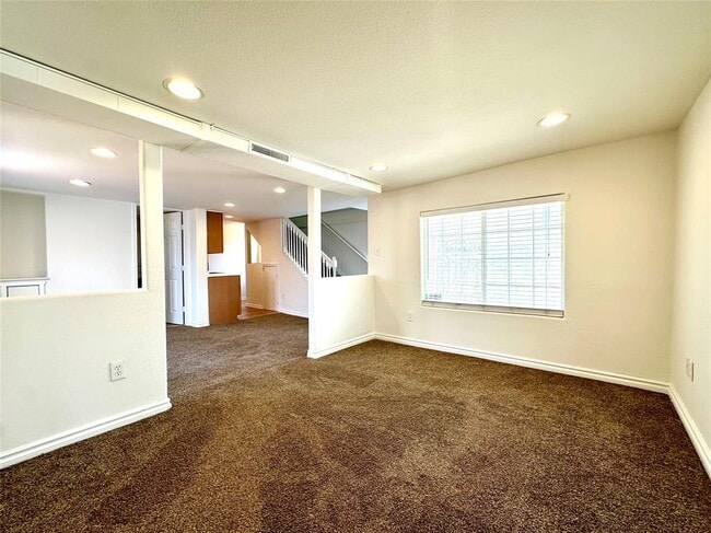 Building Photo - 3024 E 12th St