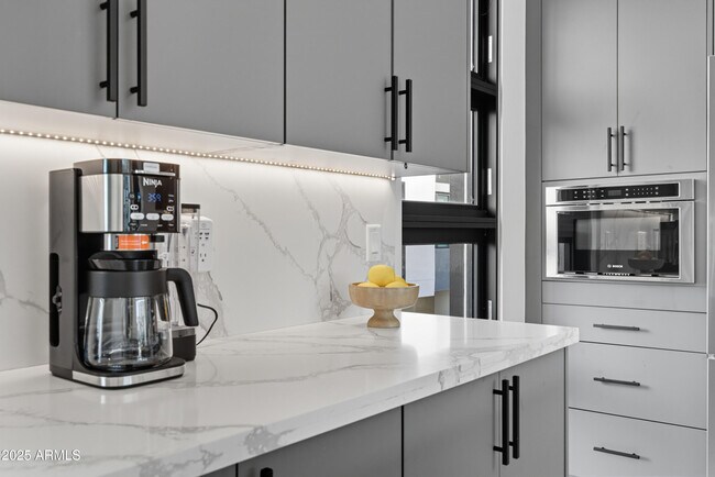 Building Photo - 1501 N Miller Rd