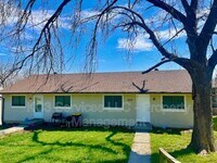 Building Photo - 5025 N Bellaire Ave