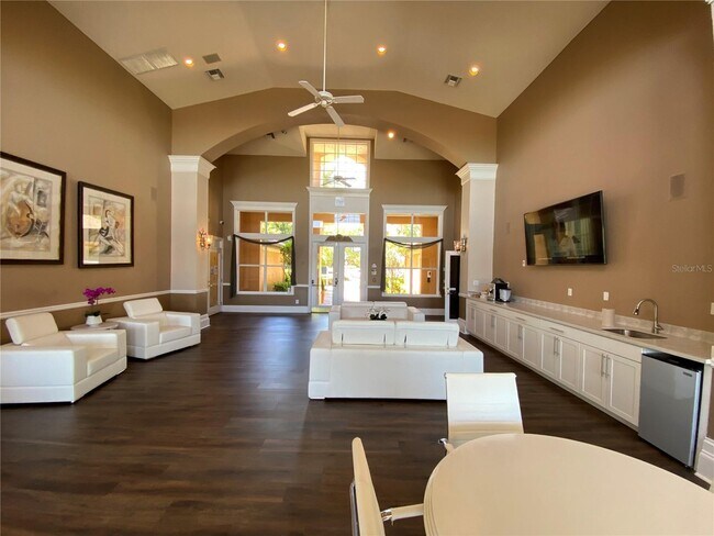 Building Photo - 7511 Seurat St