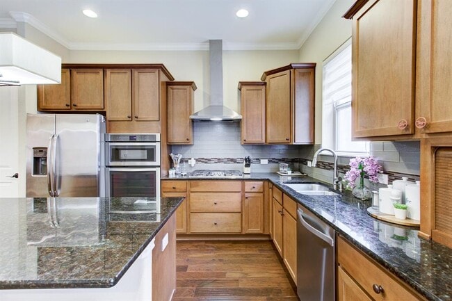 Building Photo - 224 Adams St