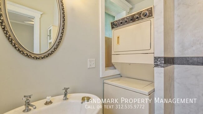 Building Photo - 5227 S Dorchester Ave