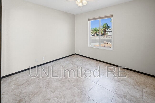 Building Photo - 2960 Star Dr