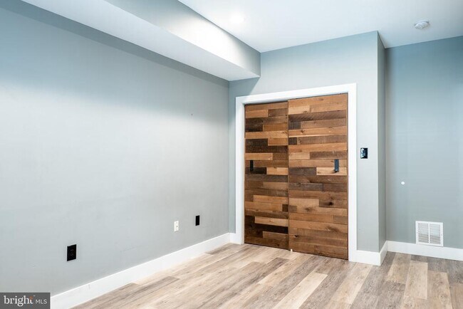 Building Photo - 1239 N 19th St