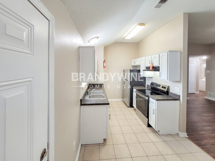 Building Photo - 4407 Pecan Creek Cir S