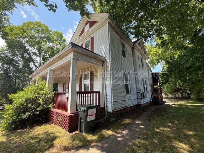 Building Photo - 2107 Park Ave