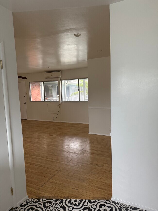 Dining area - 1801 Fair Oaks Ave