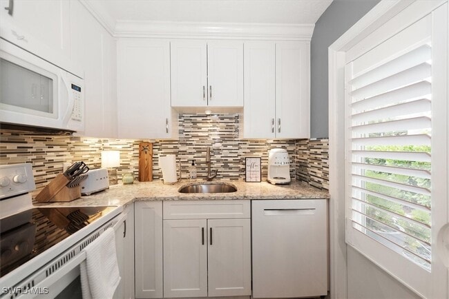 Building Photo - 291A 8th Ave S