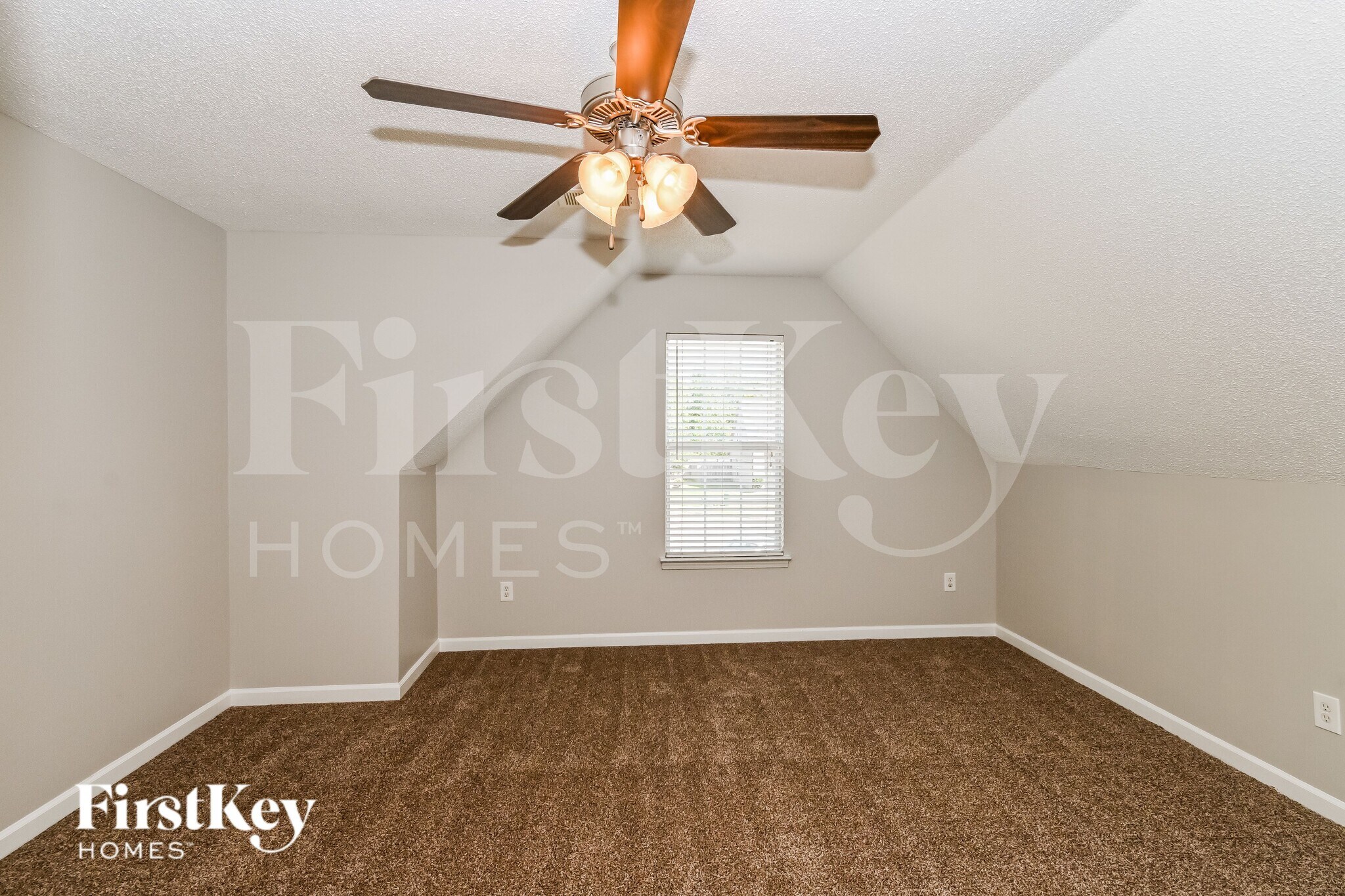 Building Photo - 9843 White Poplar Dr