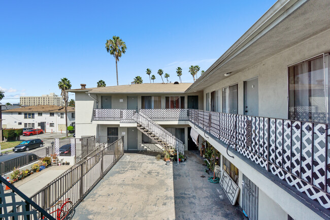 Building Photo - 1911 W 2nd St Los Angeles, CA 90057