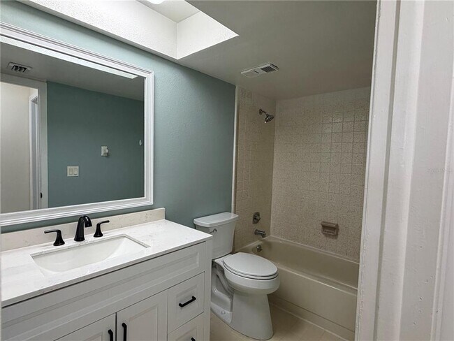 Building Photo - 2619 Magdalina Dr