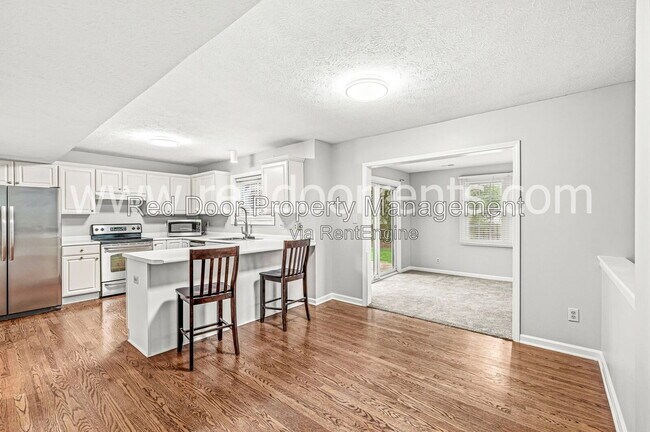Building Photo - 261 Wyndotte Dr