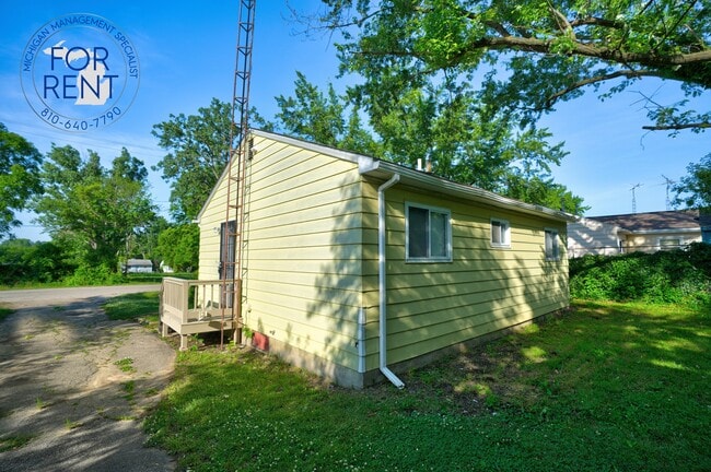 Building Photo - 3062 Walton Ave
