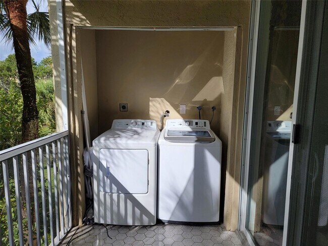 Building Photo - 3341 NW 47th Terrace