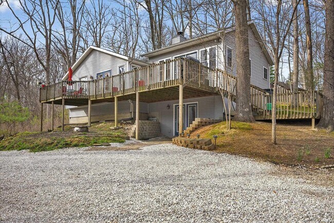 Building Photo - 5304 E State Rd 46 Bypass