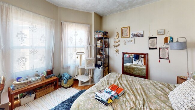 Building Photo - 40 Mozart St