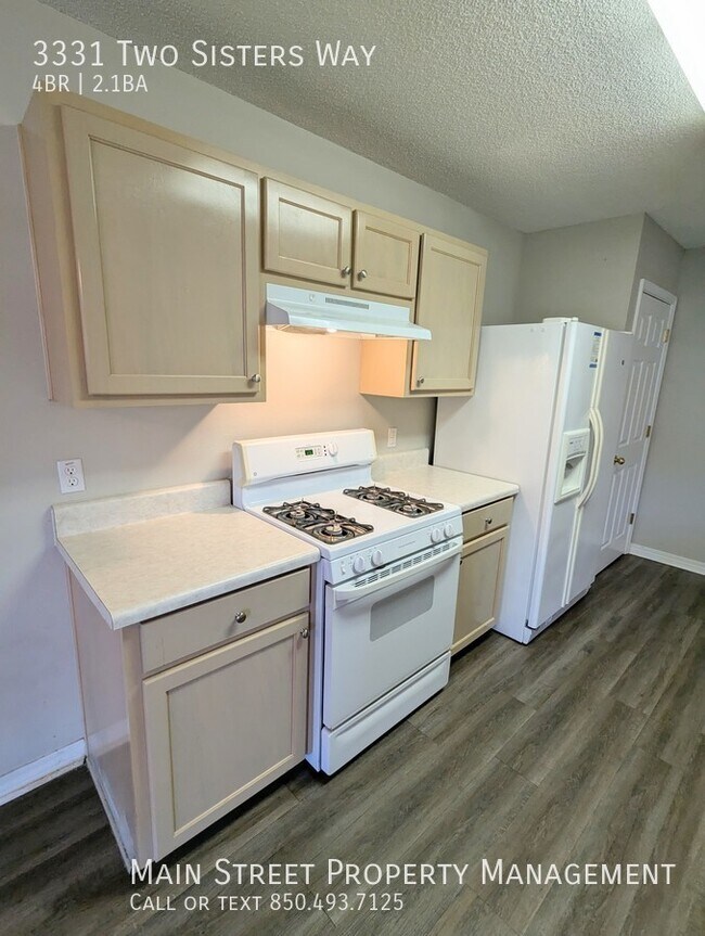 Building Photo - 3331 Two Sisters Wy