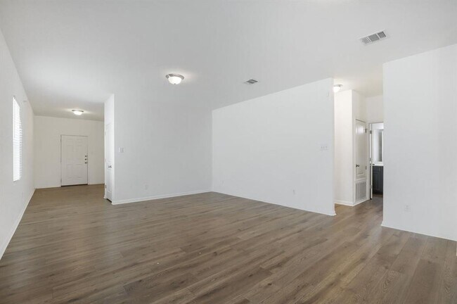 Building Photo - 329 Flower Smith Ln