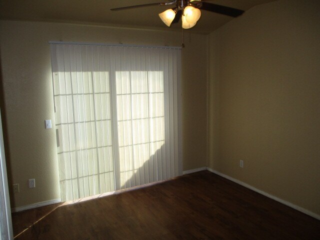 Building Photo - 1936 Lariat Cir