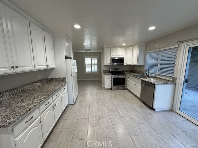 Building Photo - 17815 Holmes Ave