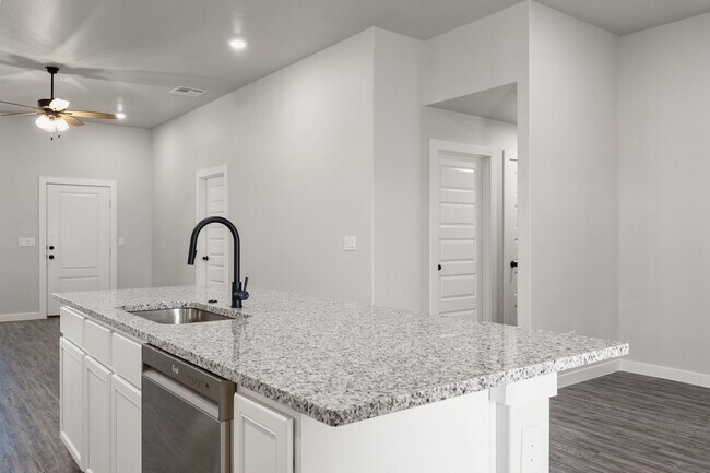 Building Photo - Pre-leasing for July in Bell Farms!