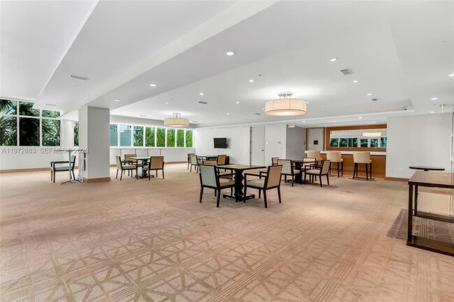 Building Photo - 218 SE 14th St