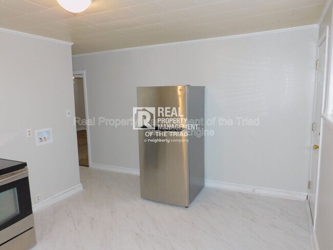 Building Photo - 3405 Derby Pl