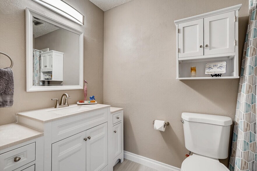 Second Bathroom - 2260 E Geddes Ave