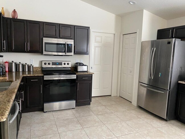 Building Photo - 497 Pentas Ln