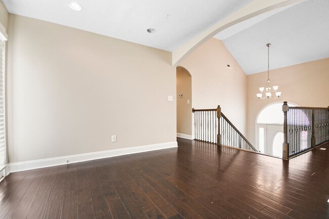 Building Photo - Pet Friendly Four Bedroom with Basement!