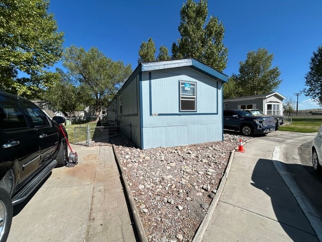 Building Photo - 3 Bed 2 Bath Mobile Home W/ Many Amenities...