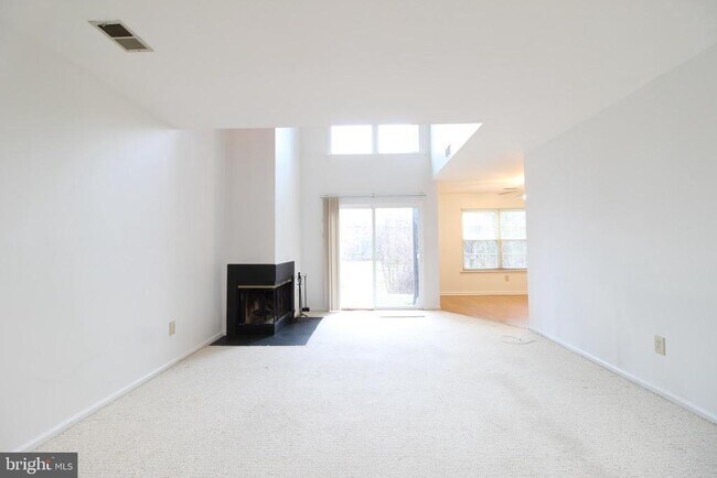 Building Photo - 30 Chicopee Dr