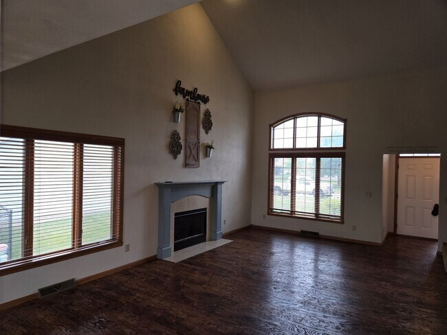 Building Photo - 535 Westfield Dr