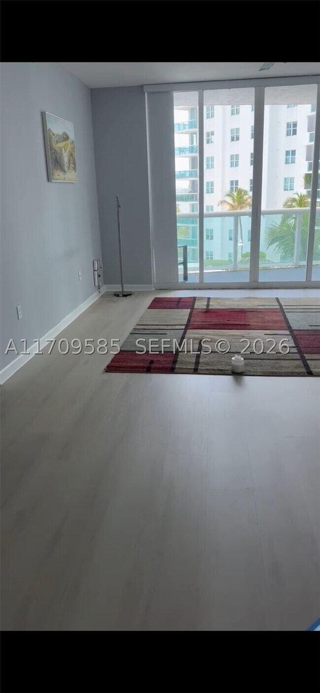 Building Photo - 7900 Harbor Island Dr