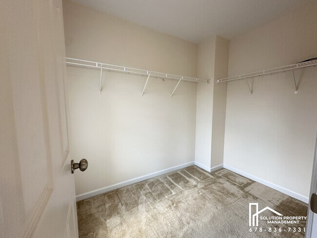 Building Photo - 34 N Oaks Cir