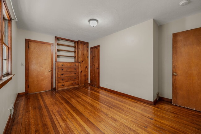 Building Photo - 293 Hamburg Rd