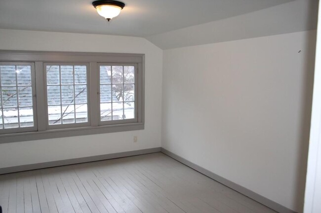 Building Photo - 2812 N Washington St