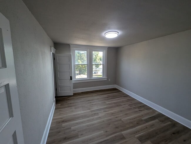 Building Photo - Remodeled 2-Bedroom Home with Main Floor Laundry & Two Car Garage
