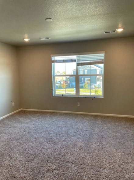 Building Photo - 817 Morning Glory Rd