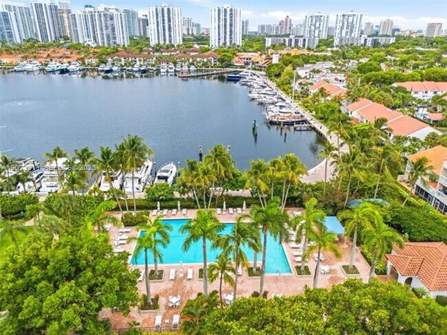 Building Photo - 3610 Yacht Club Dr