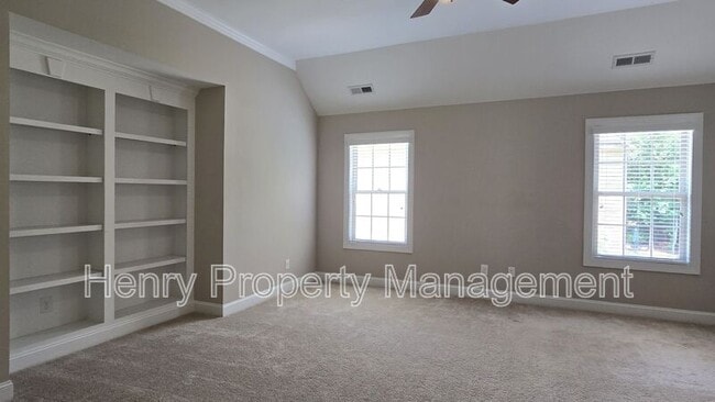 Building Photo - 121 Harvestwood Dr