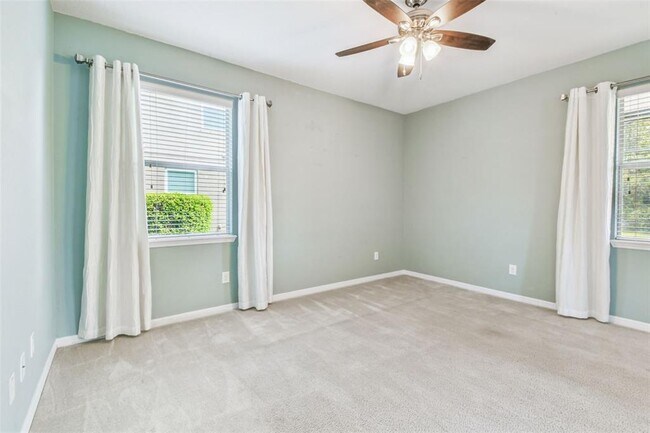 Building Photo - 12320 Fairlawn Dr